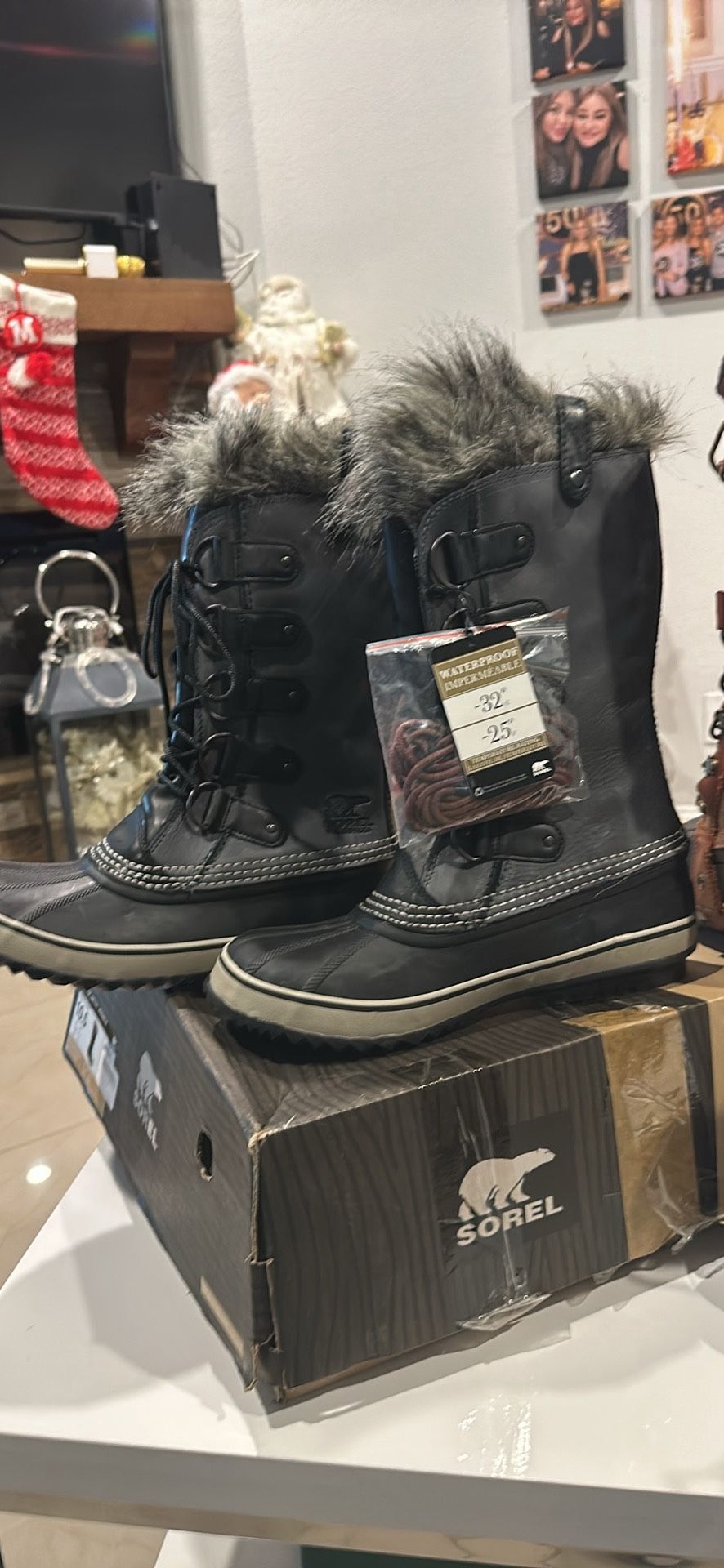 BRAND NEW ORIGINAL GENUINE GOR WOMENS BOOT SOREL SIZE 10.0 BRAND NEW $150 FOR BOTH