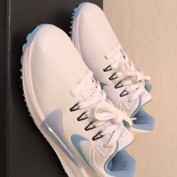 Men's NIKE VICTORY PRO 4 Golf Shoes - Size 7.5 - NEW