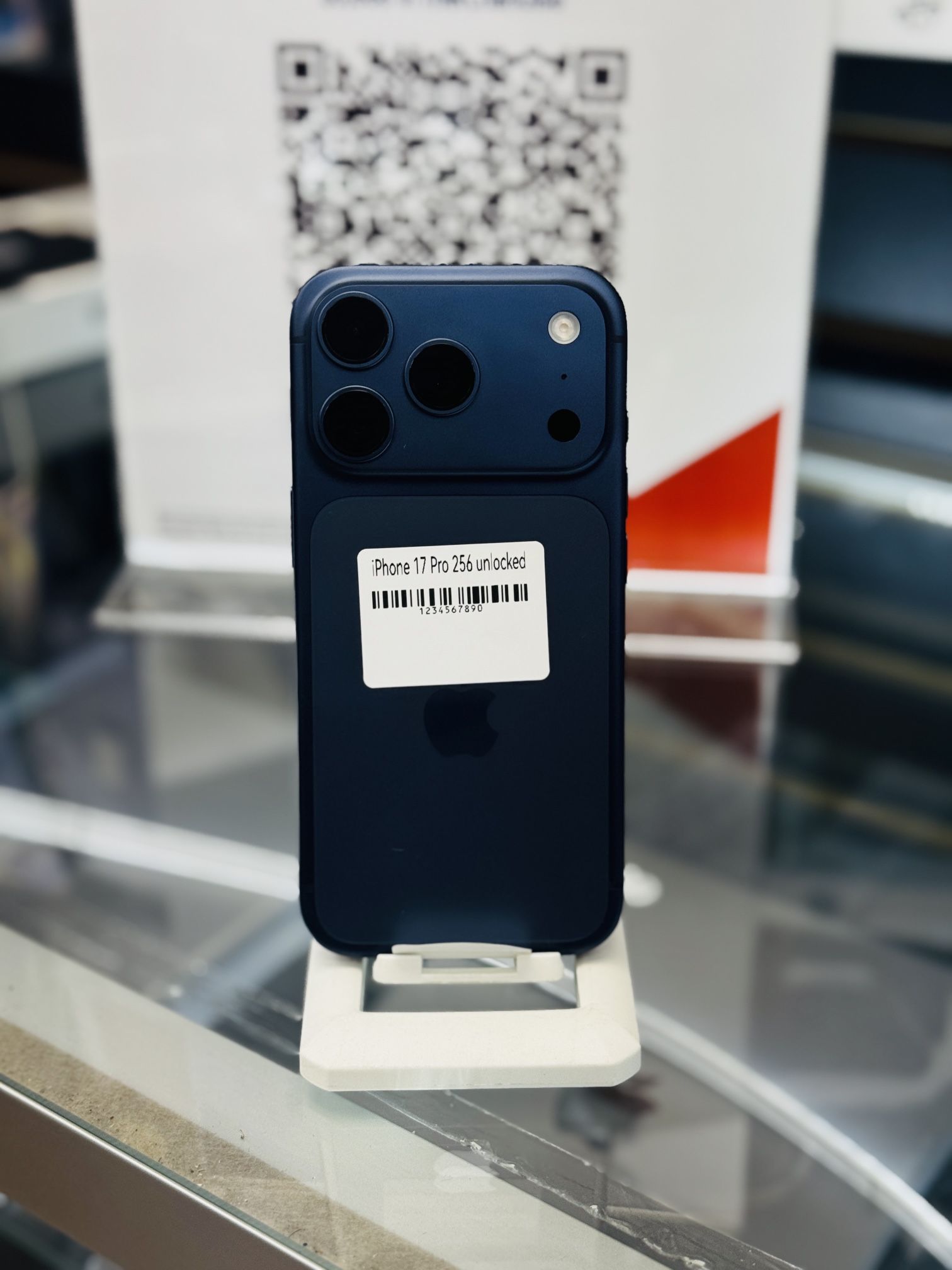 iPhone 17 Pro (Factory Unlocked)