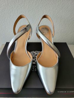 VINCE CAMUTO HIGH HEELS!! NEW!! $20!!