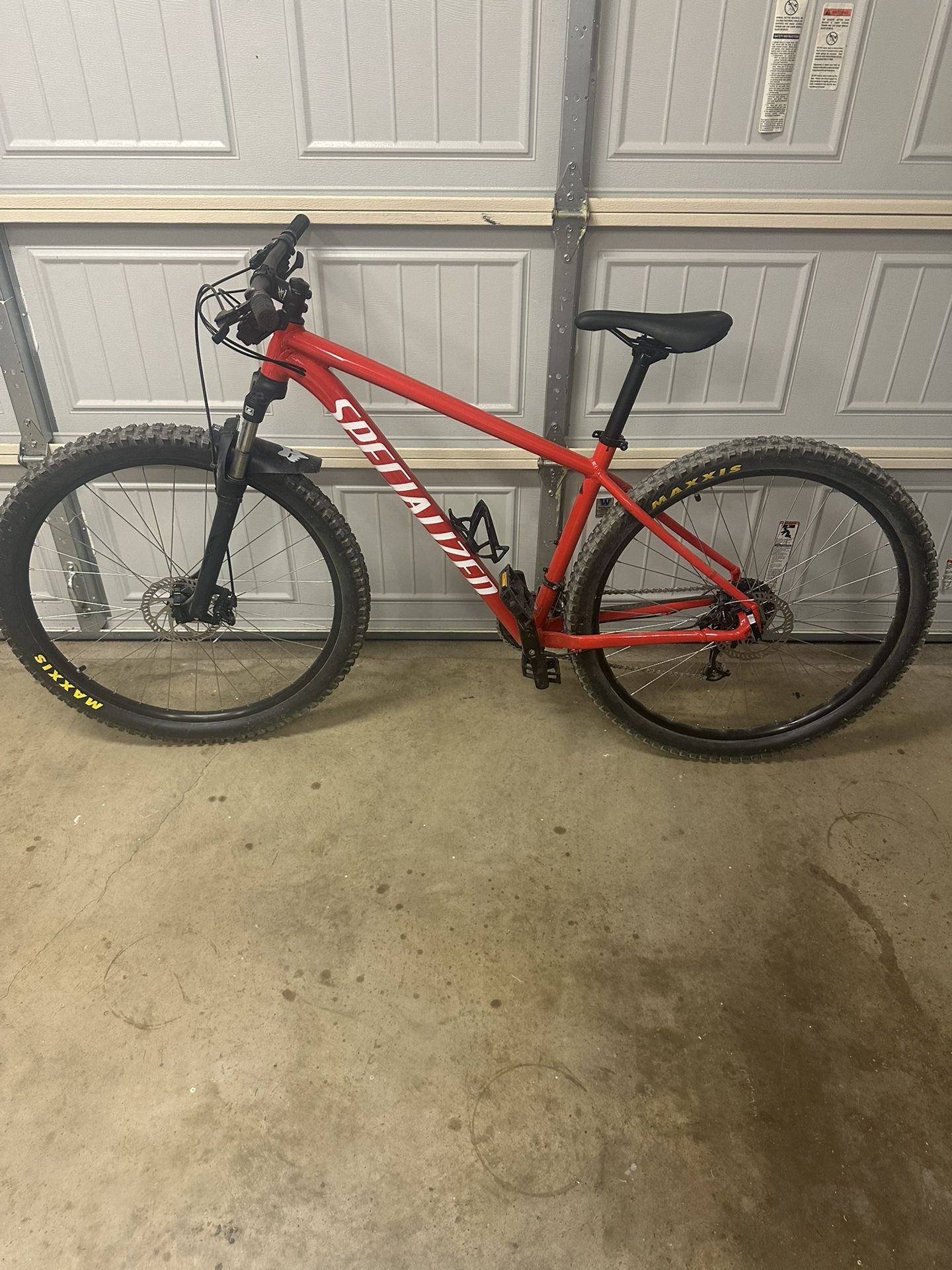 specialized Rockhopper Mountain Bike