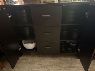 Dinning room table and hutch