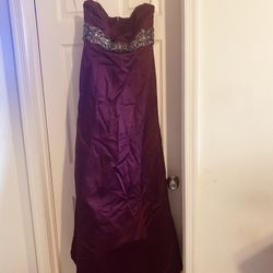 Plum Evening Gown (U.S.) Size 12 (run small)