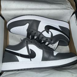 Jordan 1 Low Grey Size 9