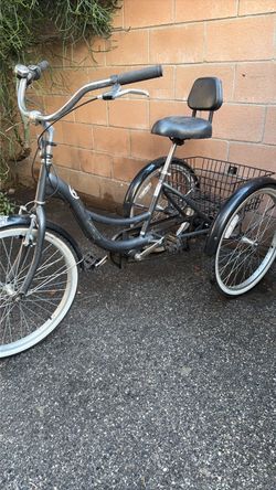 Black Tricycle
