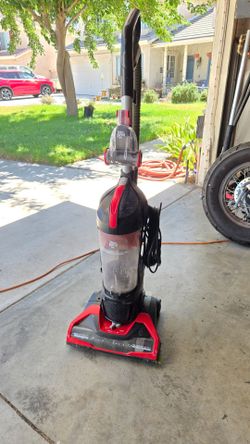 Dirt Devil PowerMax XL Vacuum