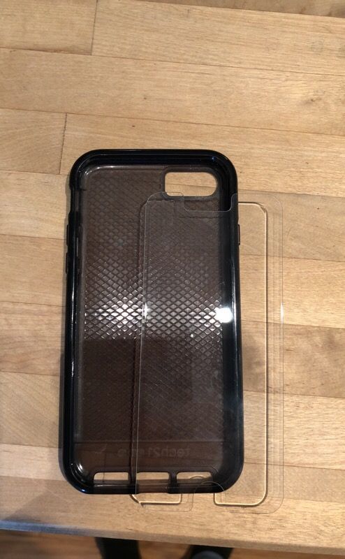 iPhone 7 hard case and screen protector Tech 21