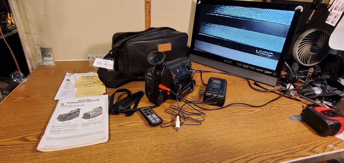 Vintage Hitachi VM-H720A HI8 8MM Digital Zoom Camcorder Bundle Working