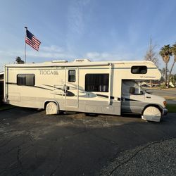 2005 Fleetwood Tioga Class C Motorhome