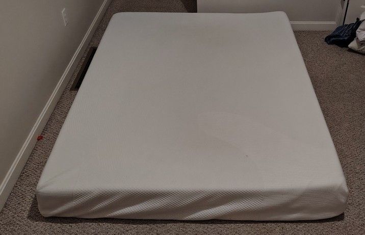 Queen Size Memory Foam Mattress