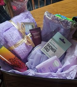 Bath and Body Works Purple Mother's Day Bath Gift Set