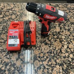 Milwaukee M12 Hammer Drill/driver 