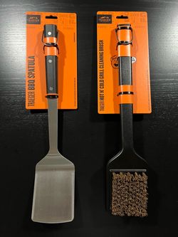 Traeger BBQ Stainless Steel Spatula & Bristle Cleaning Brush Kit BAC834/789