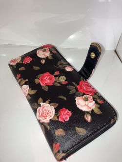 Roses wallet no brand but cute good conditions