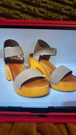 size 9 MIA Platform Block Heel Sandals