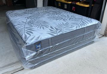 BRAND NEW Queen Size