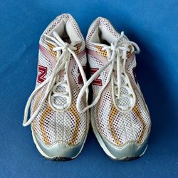 New Balance Woman’s Pink Athletic Shoes, Size 9