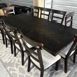 Dinning Table With 10 Chairs 