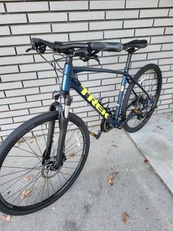 Trek Hybrid  Size Large  new ridden twice