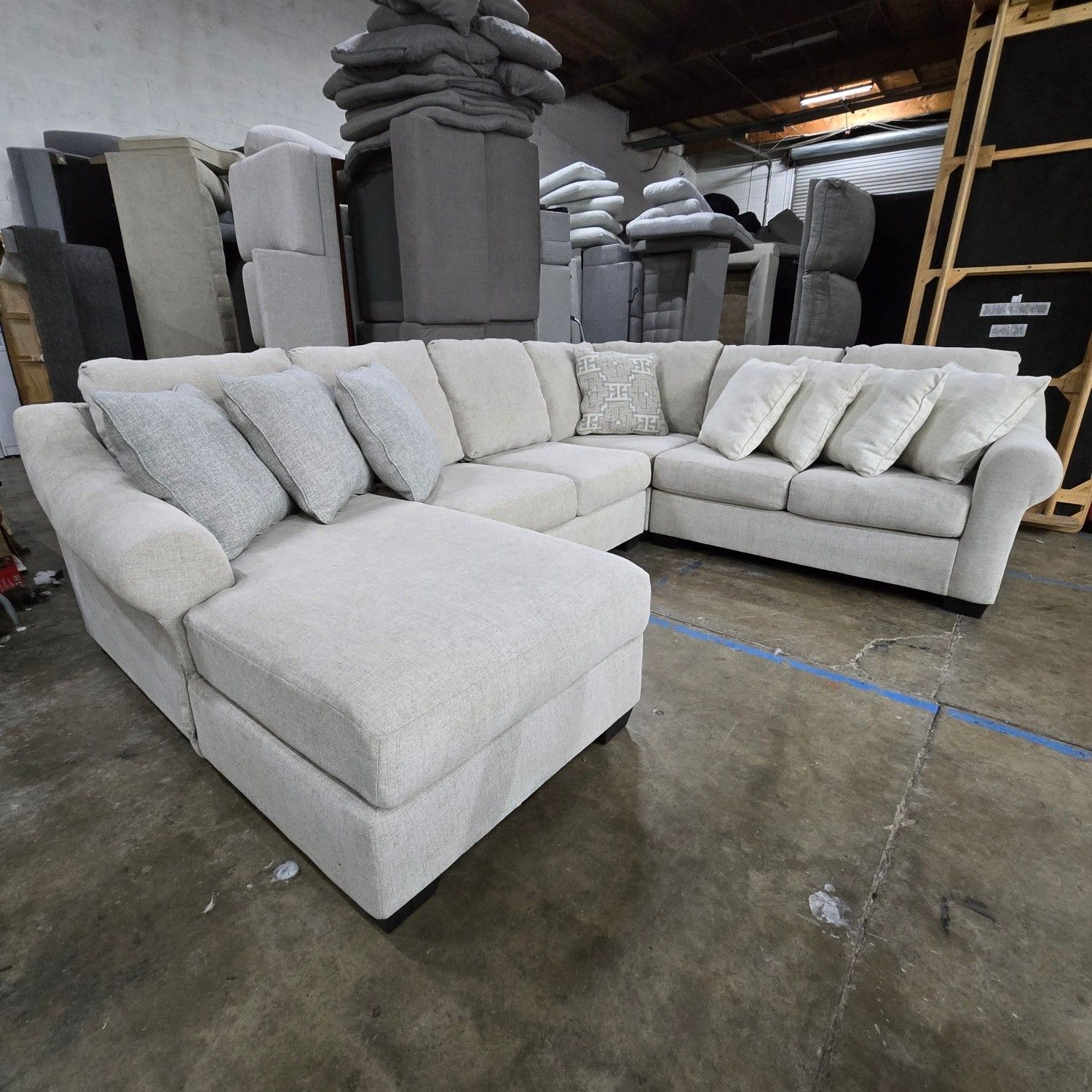 Can Deliver! White Sectional Sofa Couch 68" x 128" x 98"