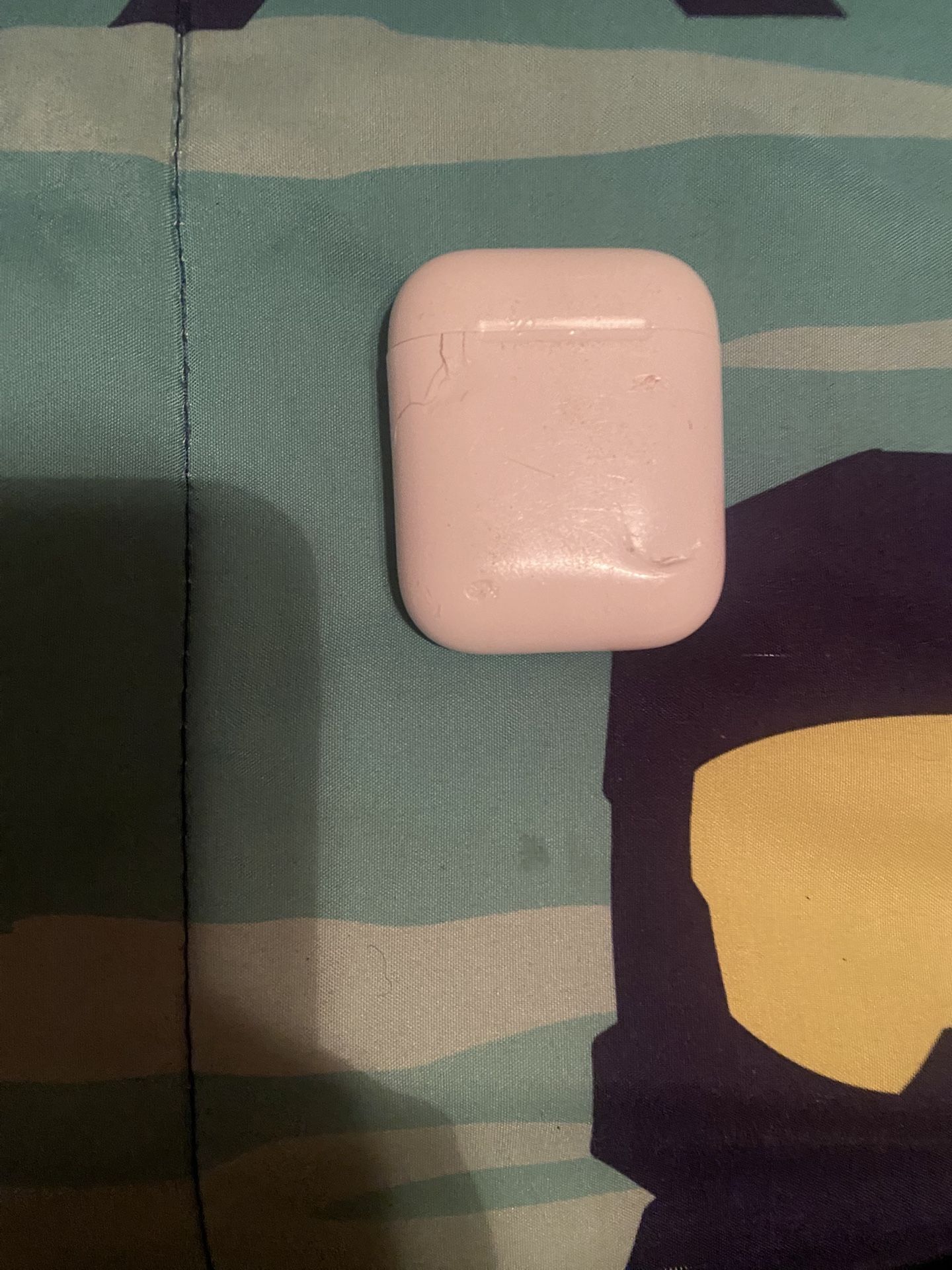 AirPods First Generation (broken)