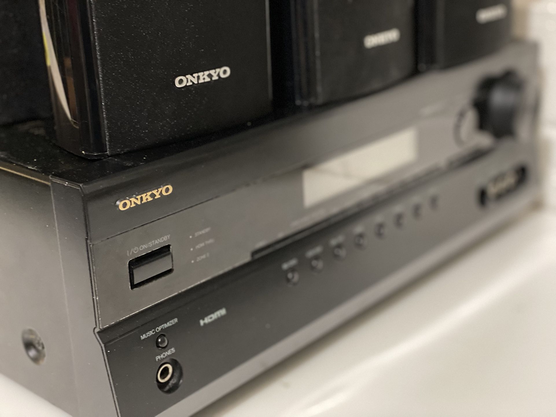 Onkyo 7.1 System (no Sub)