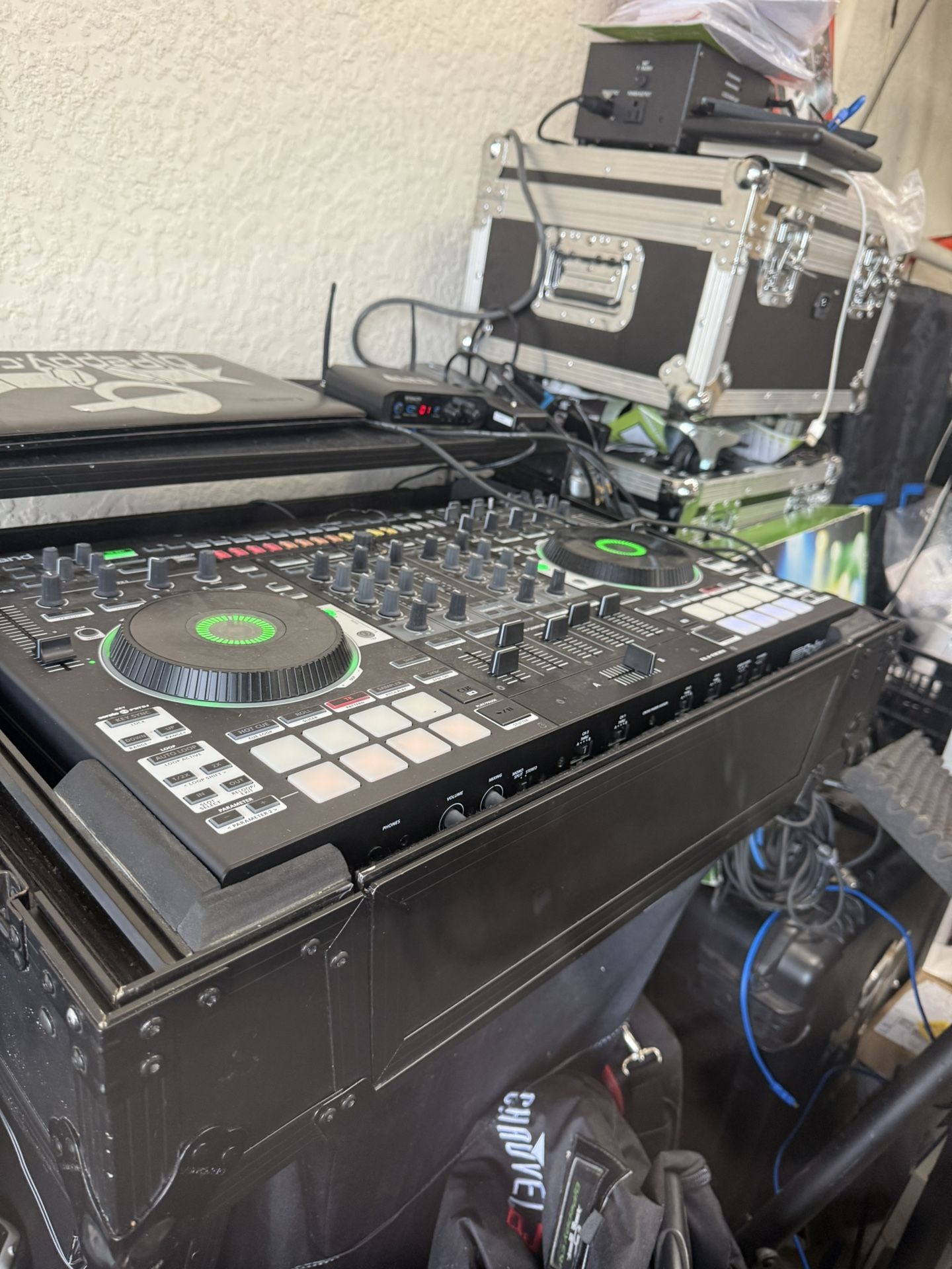  💥 ROLAND DJ-808 Pro DJ Controller + Odyssey Case + Stand + Cables – UNREAL DEAL 💥 🎧 Ultimate Pro DJ Setup – Everything You Need in One Package!