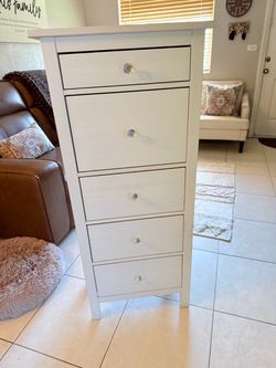 White tall 5 drawer dresser