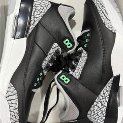Jordan 3 Green Glow Size 7men 