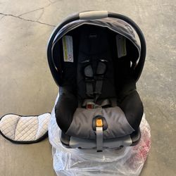 Chicco KeyFit 30 Infant Car Seat with Base – Excellent Condition