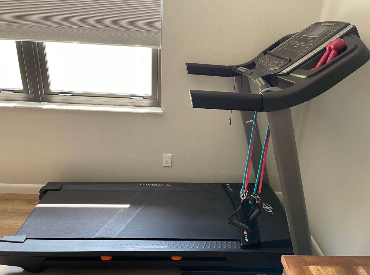 Nordictrack T 6.5 s treadmill like new / delivery