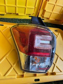 2018 subaru forester left taillight