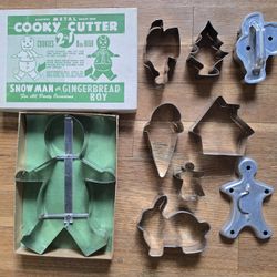 Lot Of 9 Cookie Cutters Mostly Christmas 