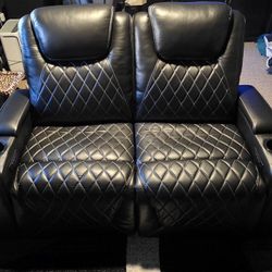 Valencia Oslo XL Theater Loveseat