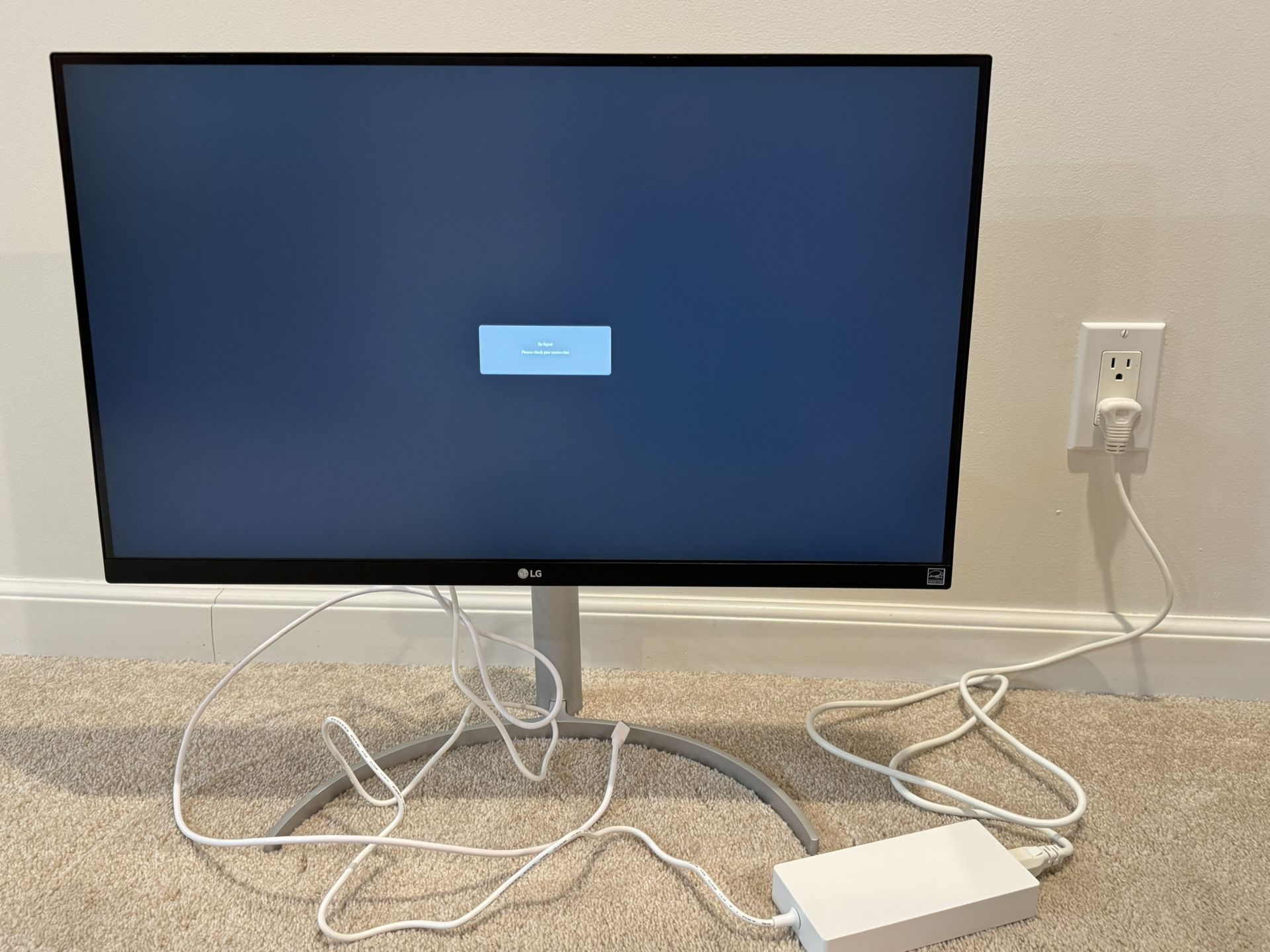 LG 27" 3840x2160 HDMI DisplayPort LED Backlit LCD Monitor