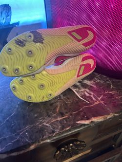 Track shoes