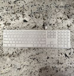 Apple Aluminum USB Keyboard 