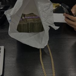 BUYING GOLD & SILVER CASH