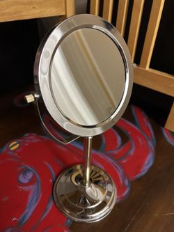🪞 Sleek Chrome Tabletop Vanity Mirror – Adjustable Tilt!
