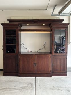 Large 7 Piece Entertainment/ Media Center 