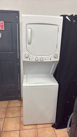 ELECTRIC 220 V LAUNDRY CENTER 24” W
