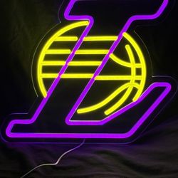 Los Angeles Lakers Sign