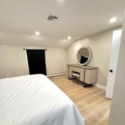 5 Piece King Bedroom Set