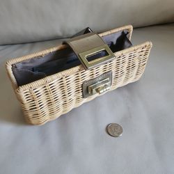 Vintage JC Crew Wicker Basket Hardcase Clutch Purse Elegant Women's Accessories for Any Day.