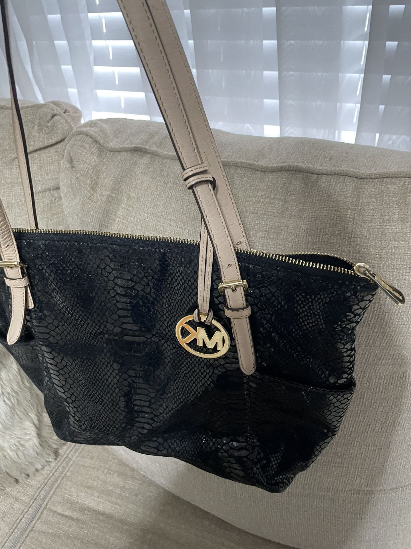 Mk Hand Bag In Great Condition $20 Only Porch Pick Up