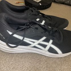 Asics running shoes 