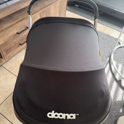 Doona + Car Seat & Stroller + 2 Base + Infant insert (Black)