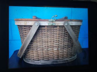 PICNIC BASKET