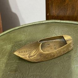 CENICERO ANTIGUO DE BRONCE DISEÑO ZAPATO