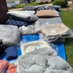 Dog Beds And Cat litter Boxes 